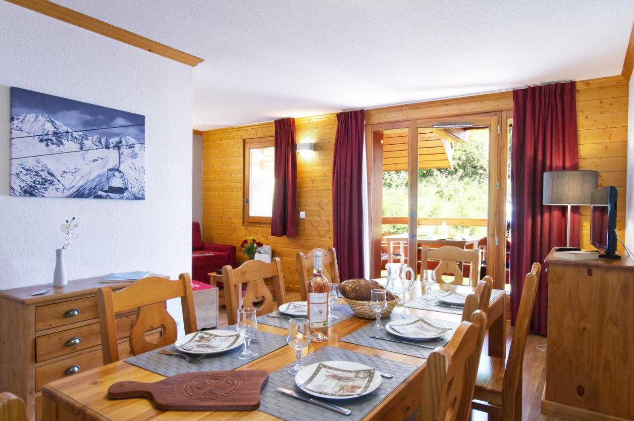 Residence Odalys Le Hameau Et Les Chalets De La Vallee D'Or Valloire Luaran gambar