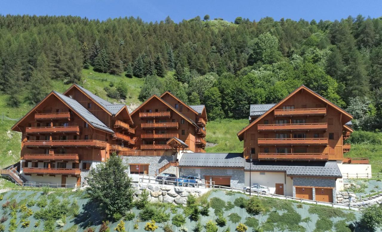 Residence Odalys Le Hameau Et Les Chalets De La Vallee D'Or Valloire Luaran gambar