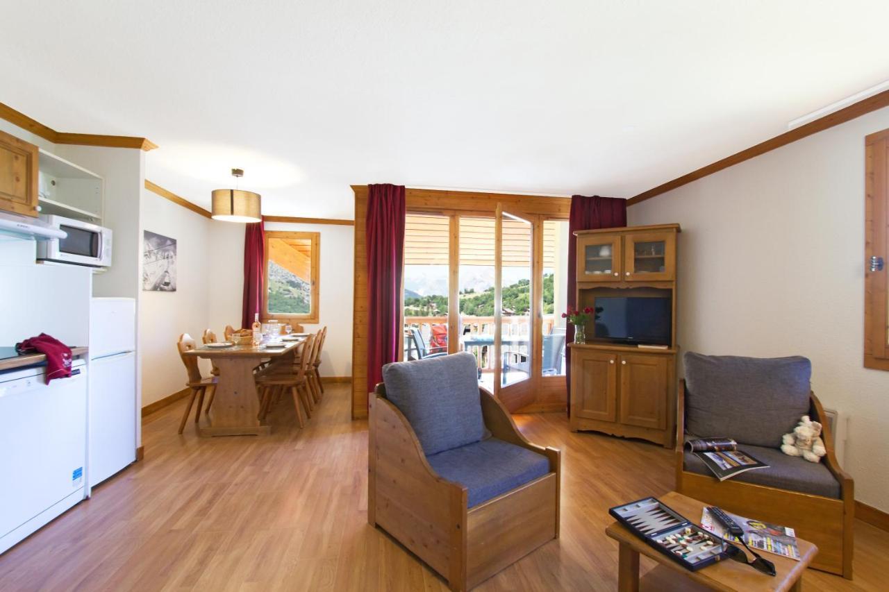 Residence Odalys Le Hameau Et Les Chalets De La Vallee D'Or Valloire Luaran gambar