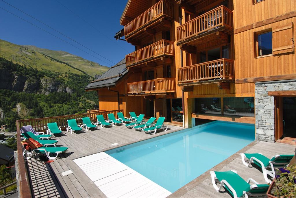 Residence Odalys Le Hameau Et Les Chalets De La Vallee D'Or Valloire Luaran gambar