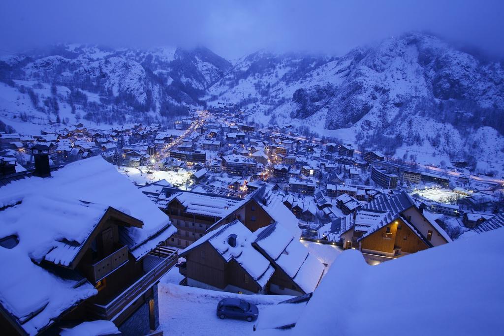 Residence Odalys Le Hameau Et Les Chalets De La Vallee D'Or Valloire Luaran gambar