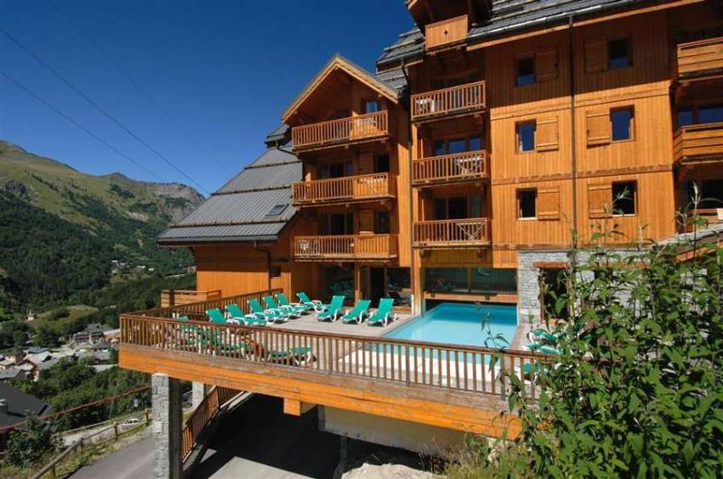 Residence Odalys Le Hameau Et Les Chalets De La Vallee D'Or Valloire Luaran gambar