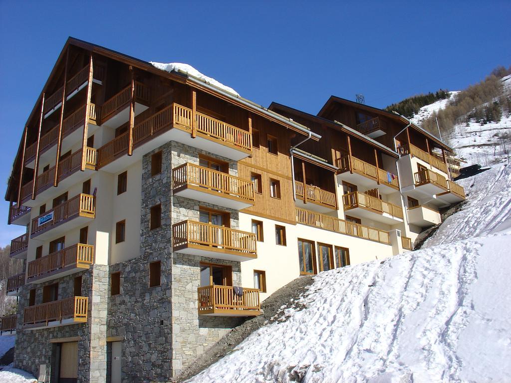 Residence Odalys Le Hameau Et Les Chalets De La Vallee D'Or Valloire Luaran gambar