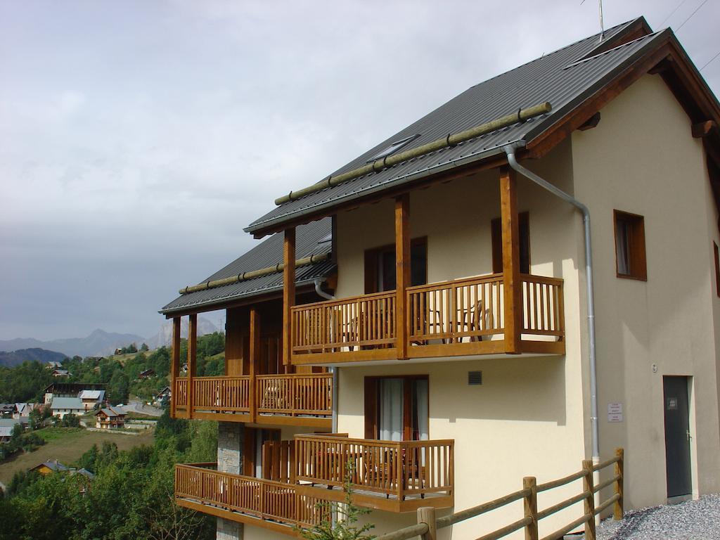 Residence Odalys Le Hameau Et Les Chalets De La Vallee D'Or Valloire Luaran gambar